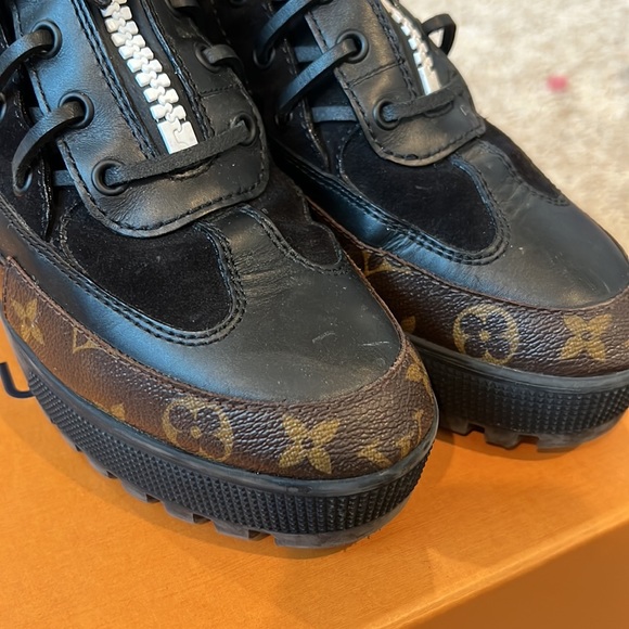 Louis Vuitton lace up Boots - Picture 7 of 14